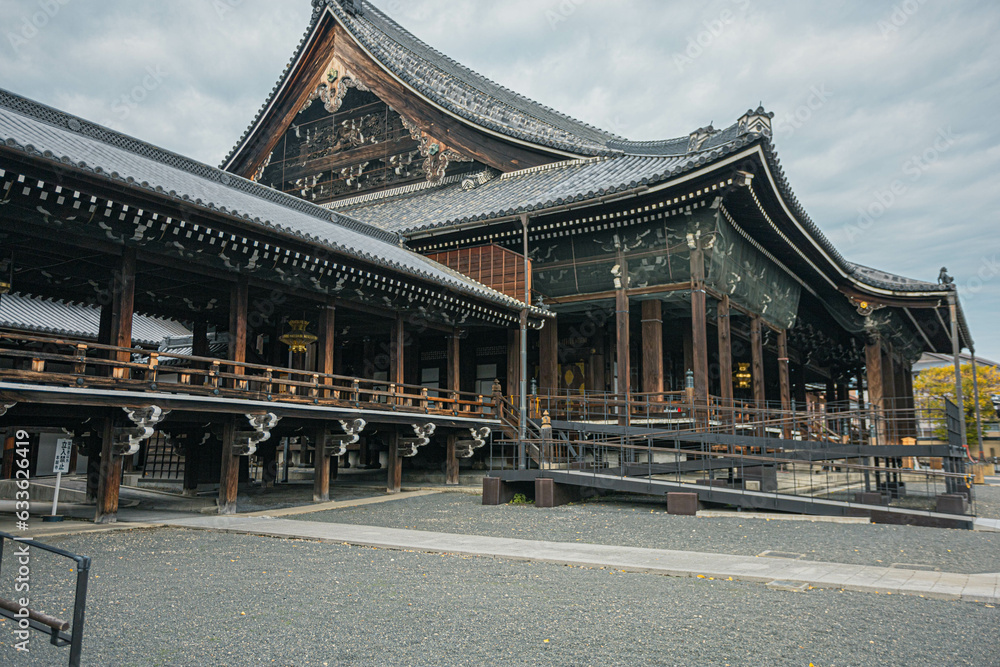 Fototapeta premium 境内 寺