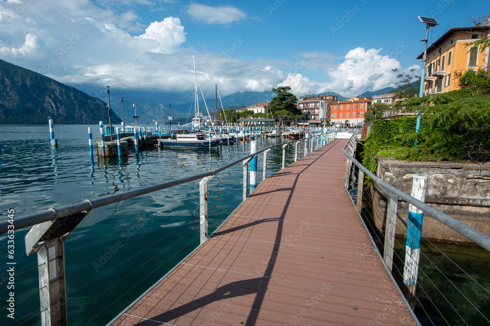Obraz premium lake iseo villages on the shores of lake lovere iseo and monte isola
