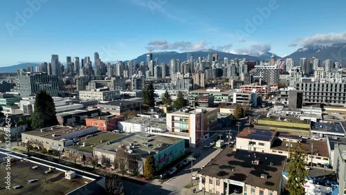 Wallpaper Mural Aerial View Of Downtown Vancouver In Daytime From The Jonathan Rogers Park In Canada. - pullback Torontodigital.ca