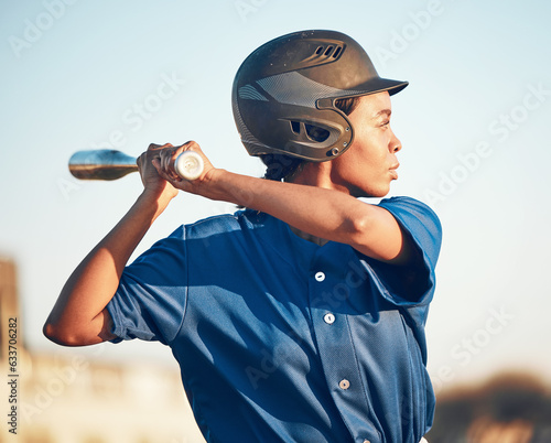 Cuadro en lienzo Game, baseball player or black woman with a bat, exercise or training with power strike, hit or swing