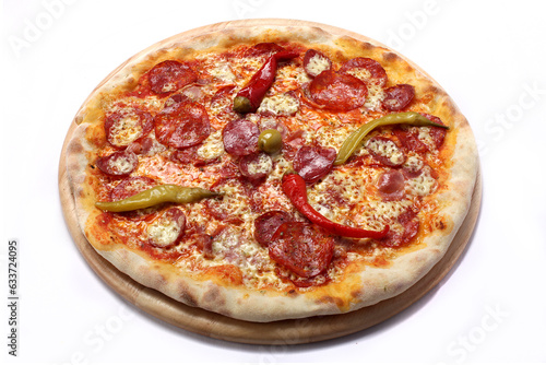 Pizza Picante Pepperoni on a wooden tray