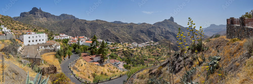 Fototapeta premium Panorama Bergdorf Tejeda auf der Insel Gran Canaria
