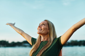 woman outdoor happy portrait female smiling young happiness lifestyle beautiful people adult caucasian  summer healthy nature cheerful attractive smile cheerful outside leisure