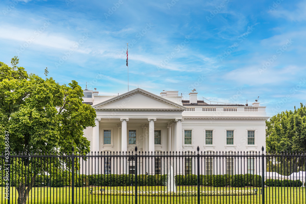 Obraz premium The White House in Washington DC, USA