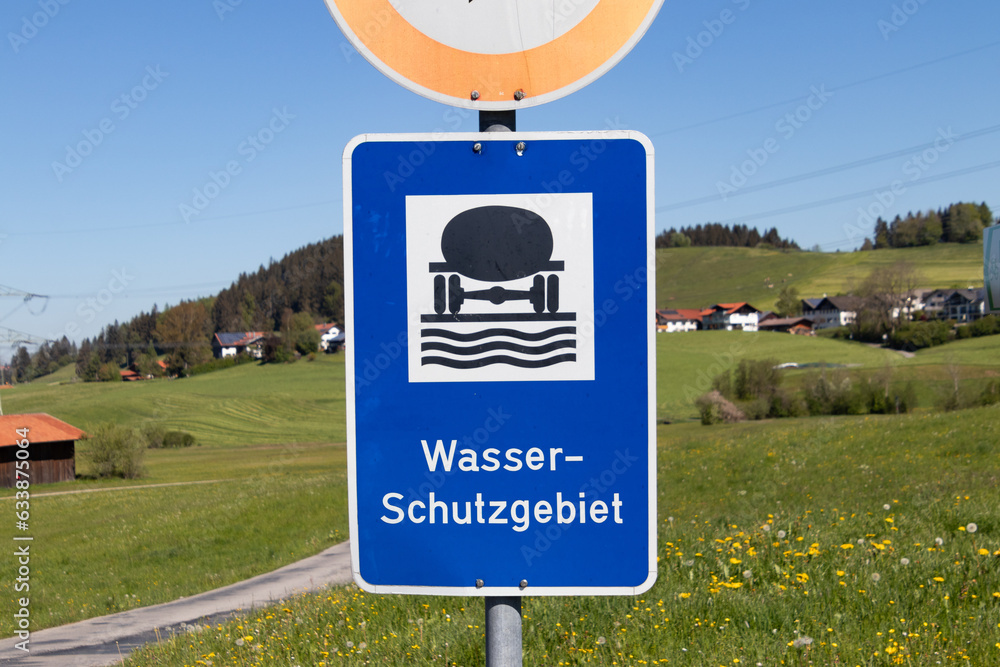 Schild kennzeichnet ein Wasserschutzgebiet - obrazy, fototapety, plakaty 