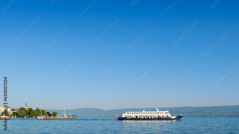 Fototapeta premium Crossing the lake Geneva by boat