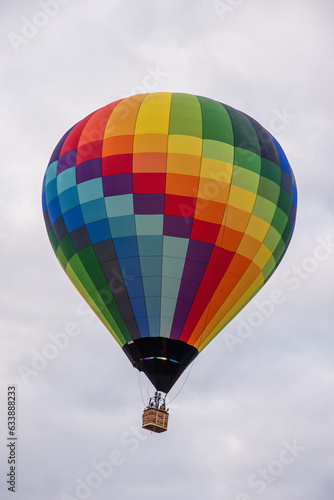 Obraz na płótnie Hot Air Balloon Festival with colorful balloons w salonie
