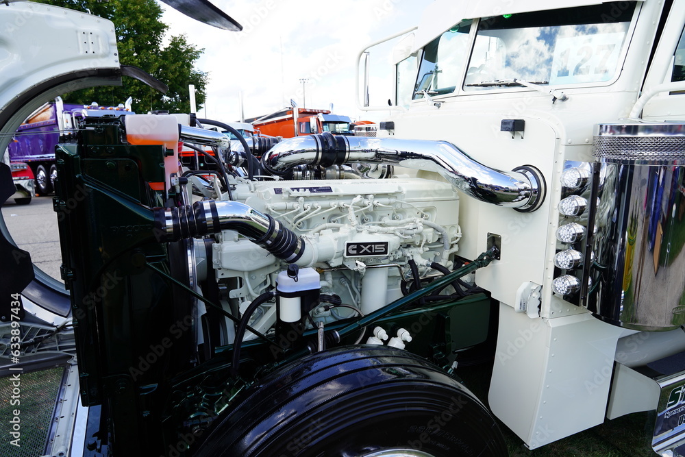 2021 Cummings Diesel X15 engine inside of semi-trucks and big rig ...
