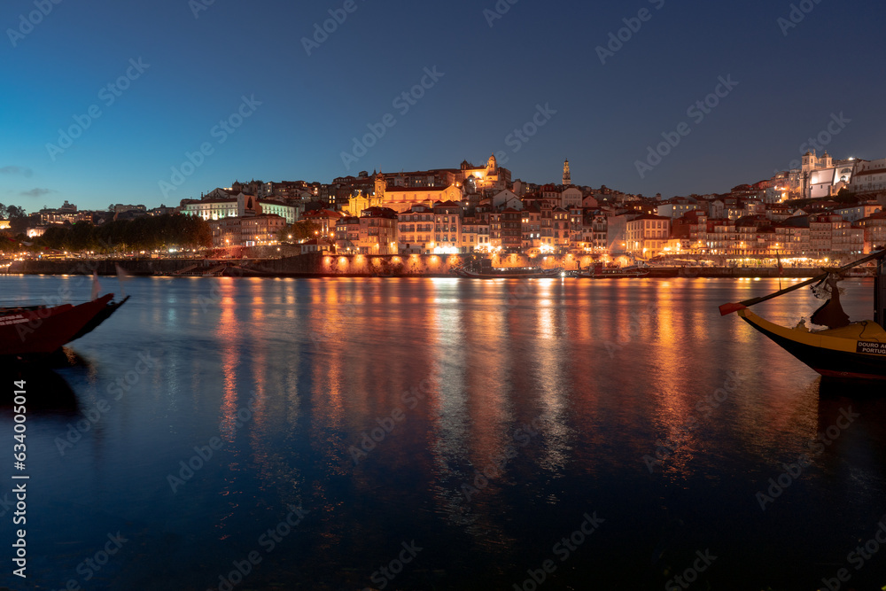 Photographs of Oporto river and Luis I bridge.