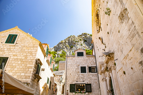 croatia coastline between split and dubrovnik