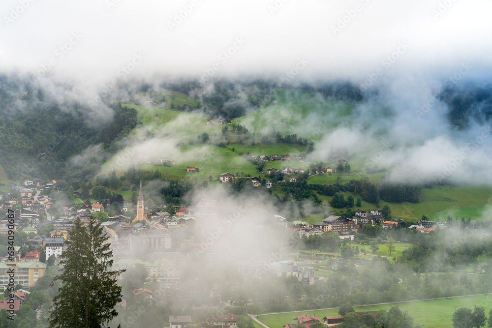 Bad Hofgastein im Nebel  | Kur- und Wintersportort | Gasteinertal in Österreich | Austria