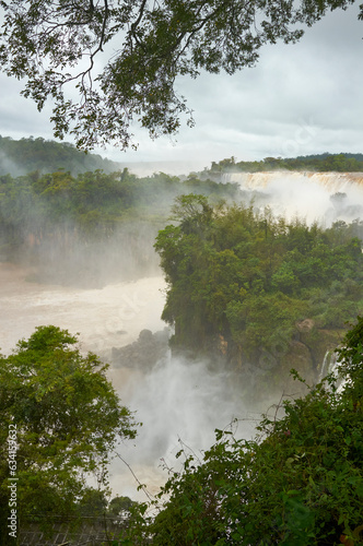 Cataratas de Iguazú día nublado, Misiones, Argentina 