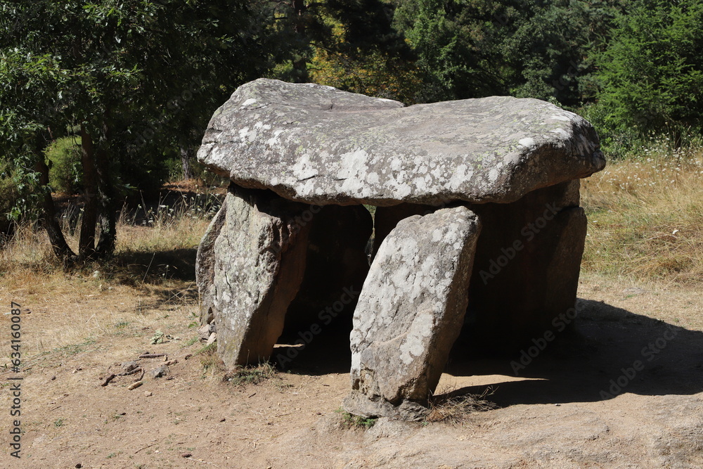 dolmen de Saint Nectaire, Auvergne