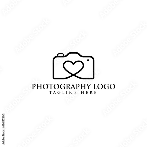 Linear logo of the photographer
