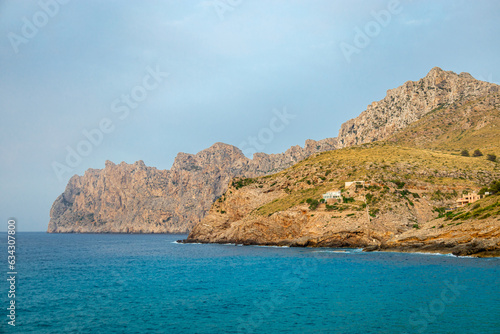 Urlaubsstimmung in der Bucht von Cala Sant Vicen   auf der wundersch  nen Balearen Insel Mallorca - Spanien