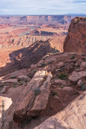 hiking the dead horse trail in dead horse point state park in utah, usa