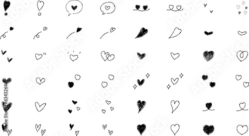 イラスト素材：かわいい手書きのベクターのハートセット　黒　白黒　Hand drawn vector black heart illustration set