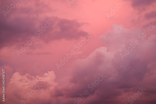 sunset wallpaper, sunset background, cloudy sunset, red sky, sunset over the city, clouds in the sky, sky with clouds © Fani