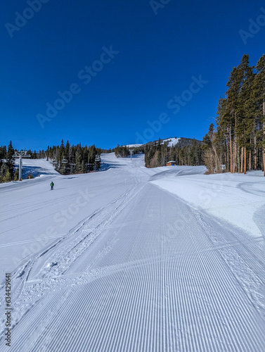 Wallpaper Mural sunny day on slopes in breckenridge colorado ski resort Torontodigital.ca