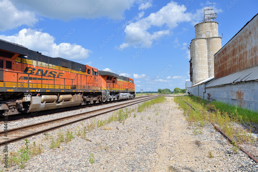 Multiple lead a Burlington Northern Santa Fe freight train
