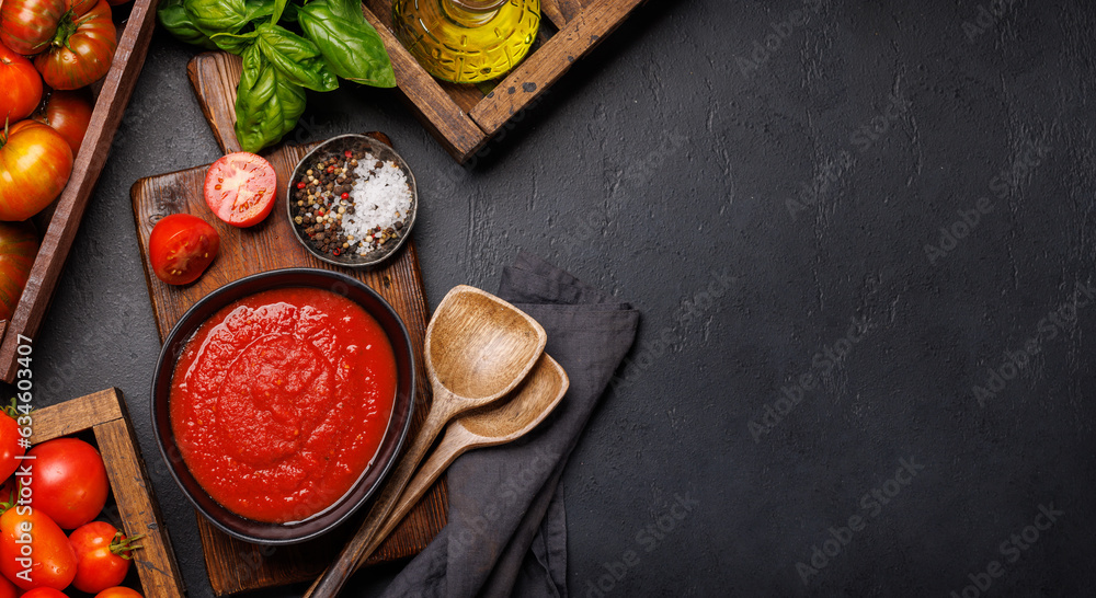 Rich homemade tomato sauce Rich homemade tomato sauce