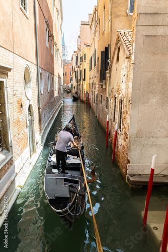 Gondelfahrt auf einem Venezianischen Kanal