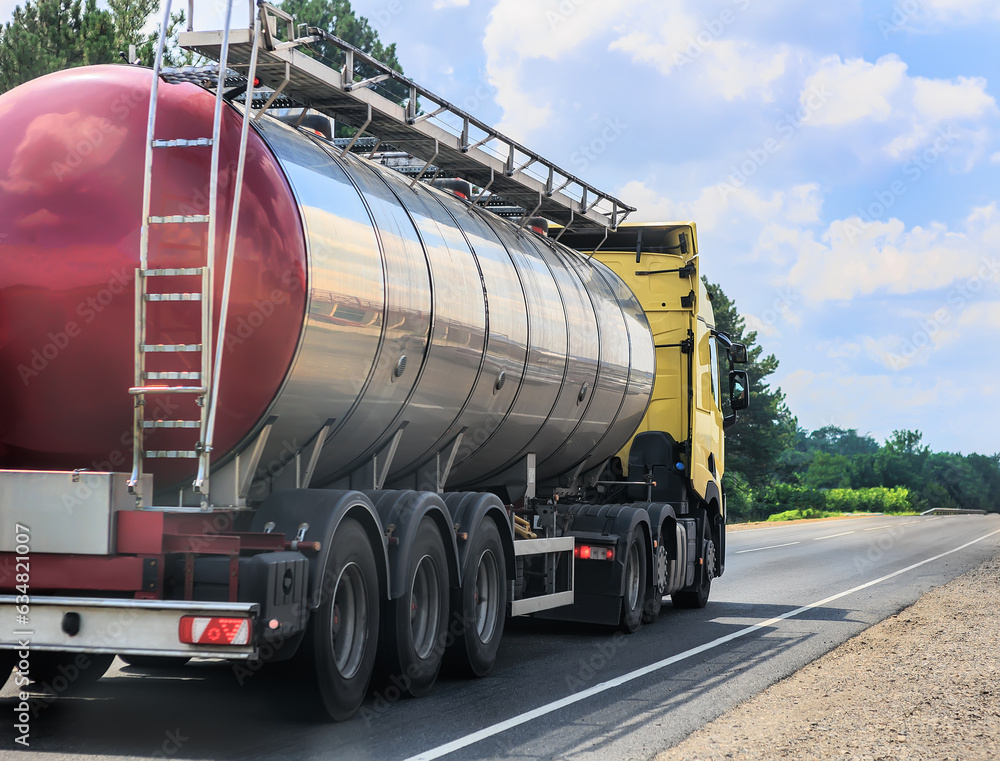 gas-tank goes on highway