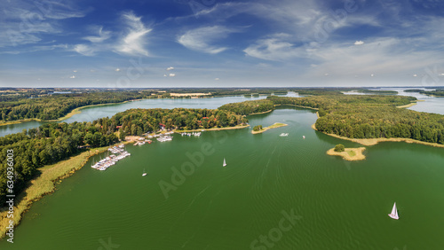 Mazury - kraina tysiąca jezior w północno-wschodniej Polsce 