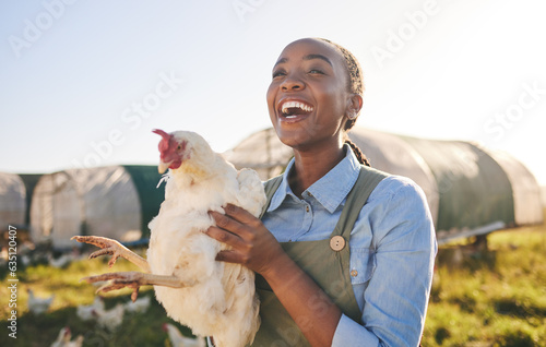 Foto Farm, chicken and happy black woman in field, countryside and nature for agriculture, growth and ecology