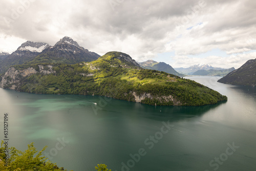 Wolkiger Tag ma Vierwaldst  tter See in der Schweiz