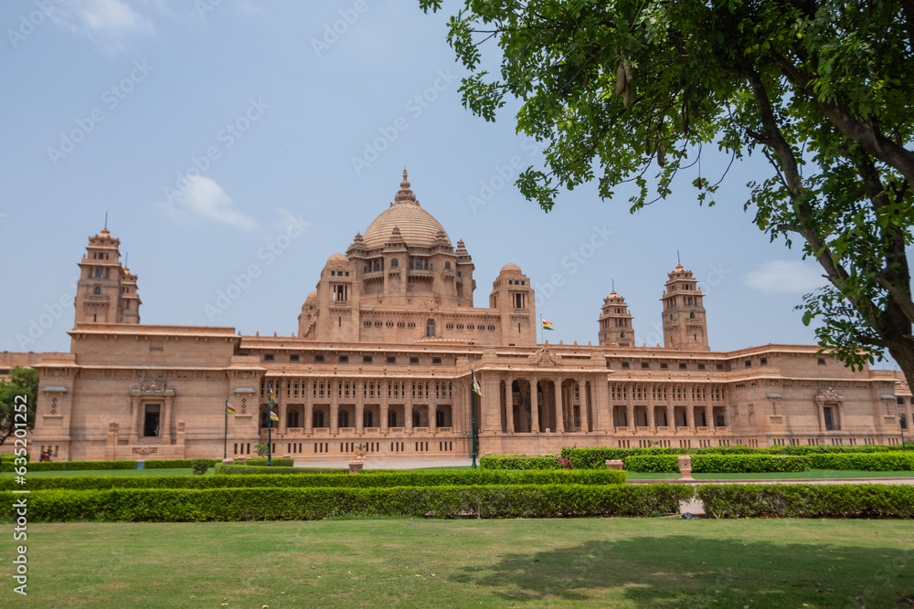 Fototapeta premium Umaid bhawan palace in Jodhpur, Rajasthan 