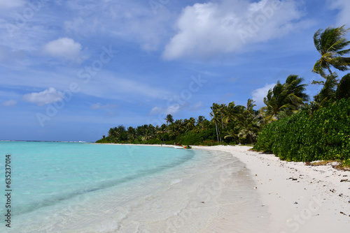 Beautiful white sand beaches with turquoise water | Maupiti | French Polynesia