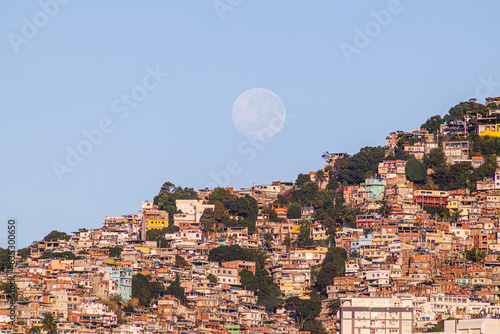 full moon and the Vidigal community. photo