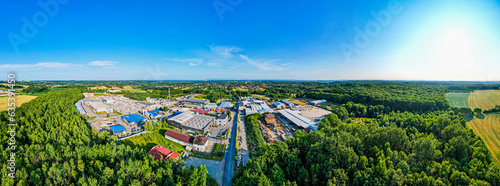 Obraz na płótnie Tereny przemysłowe na wsi w Polsce na Śląsku, panorama z lotu ptaka w salonie