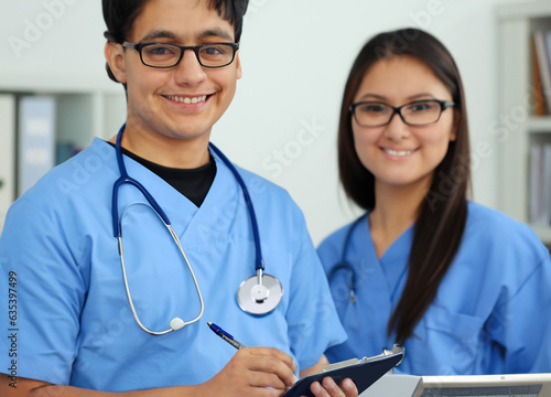 Junger Arzt im Krankenhaus