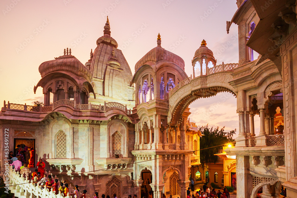 Obraz premium Krishna Balaram Iskcon Temple, Vrindavan