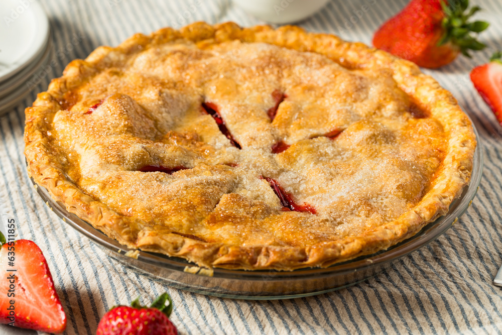 Sweet Homemade Strawberry Rhubarb Pie Sweet Homemade Strawberry Rhubarb Pie