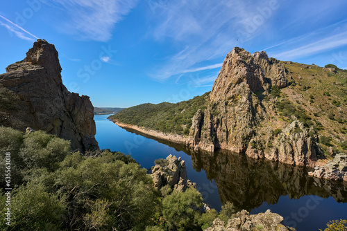 Tableau sur toile Mountain landscape in the Montfragüe National Park at River Tajo, Extremadura, S