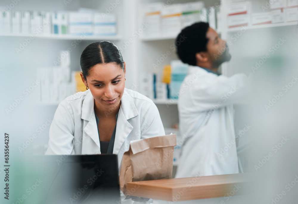 Obraz premium Woman, pharmacist and team in inventory inspection or checking stock or medication at the pharmacy. People, medical or healthcare professional looking at pharmaceuticals together at the drugstore