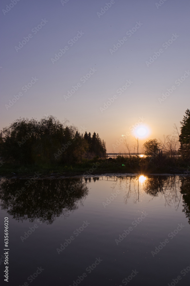 Obraz premium Late Spring Sunset at Astotin Lake