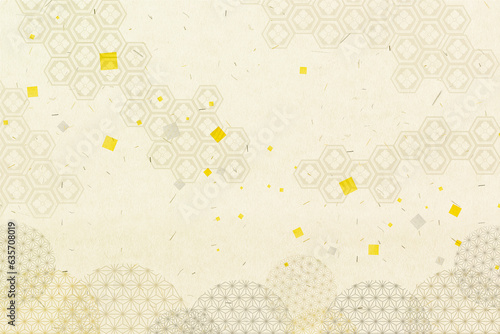 伝統の和紙に和柄模様と舞い散る金箔