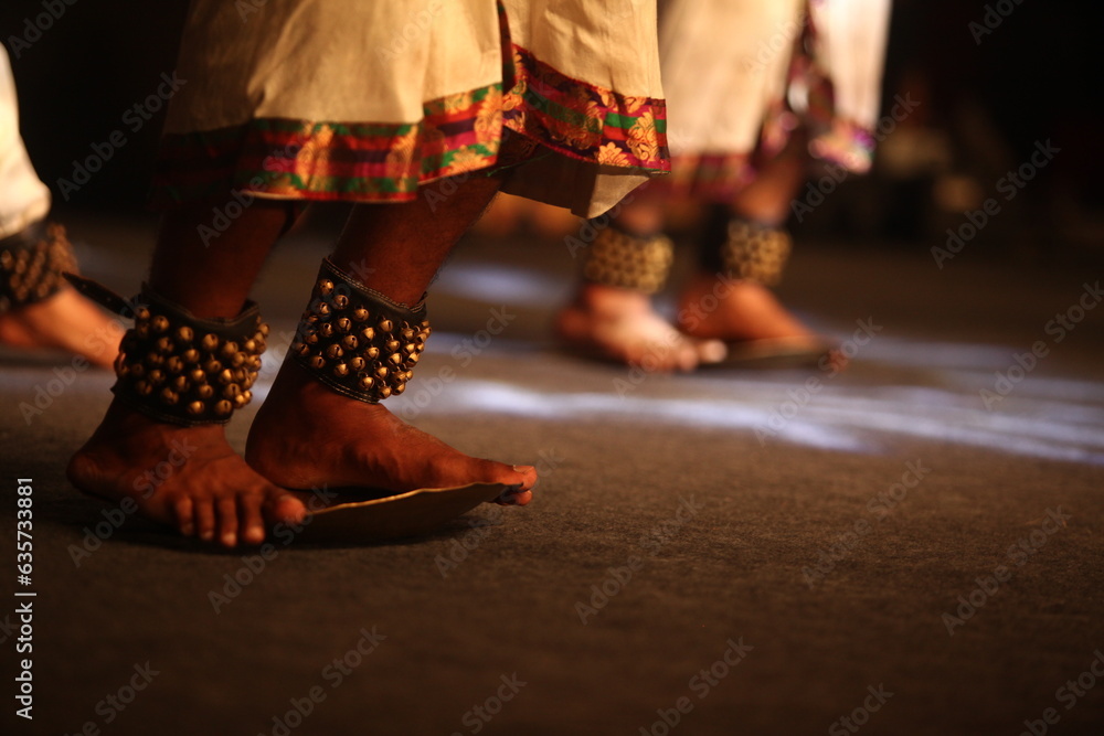 Rare images of kuchipudi plate in kuchipudi dance being taught Stock 写真