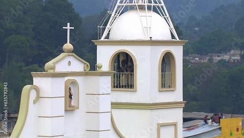 kirche in San Juan Sacatepéquez, Guatemala photo
