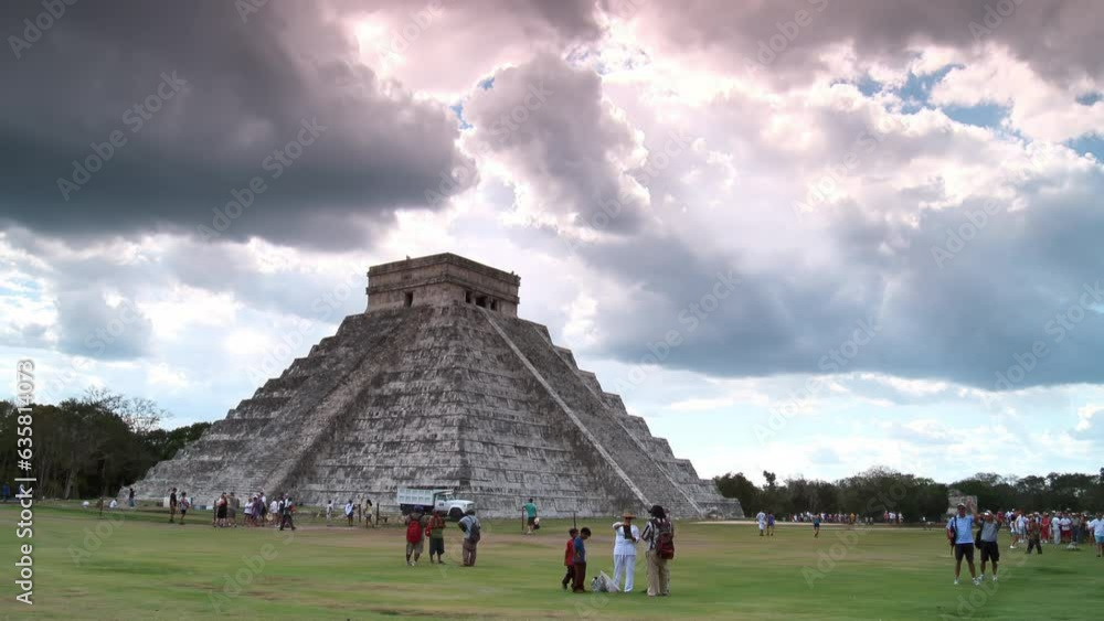 Timelapse: tourists near the pyramid of Kukulkan. Timelapse: tourists near the pyramid of Kukulkan.