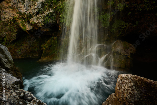 Fotografia The Borosa River with its waterfalls, including La Calavera, in the Salto de los Órganos area, in the Cazorla, Segura and Las Villas mountains