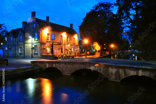 Wallpaper Mural Kingsbridge Inn Bourton on the Water Cotswolds Torontodigital.ca