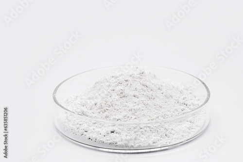 Powdered malt extract, food industry additive, acts as a flavoring and fermentation substrate in various products, such as beer. Rich in folic acid and iron