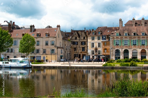 Photo de la ville d'Auxerre depuis les quais