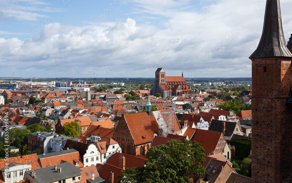 Über den Dächern der Hansestadt Wismar (Mecklenburg)