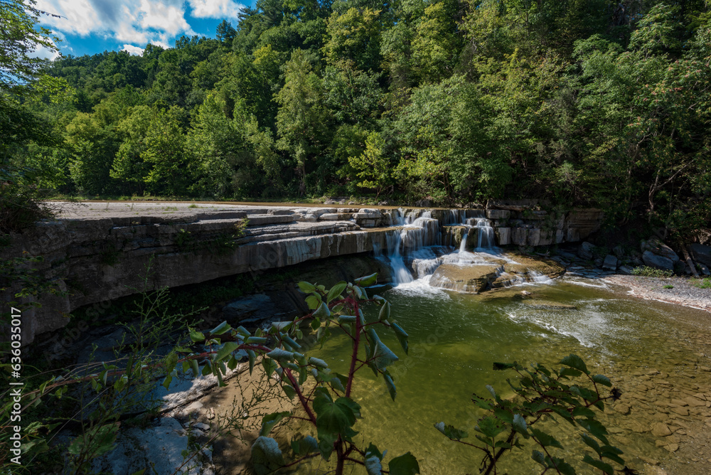 Obraz premium Taughannock Falls: Gorge Trail
